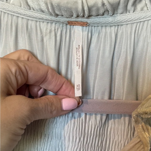 Free People My Best Top Button-Up Top Sz XS - Runs Big Winter Fog - NWOT - Picture 11 of 14